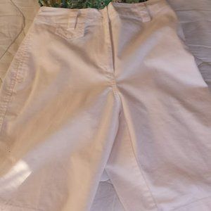 Susan Graver Bermuda white golf Shorts